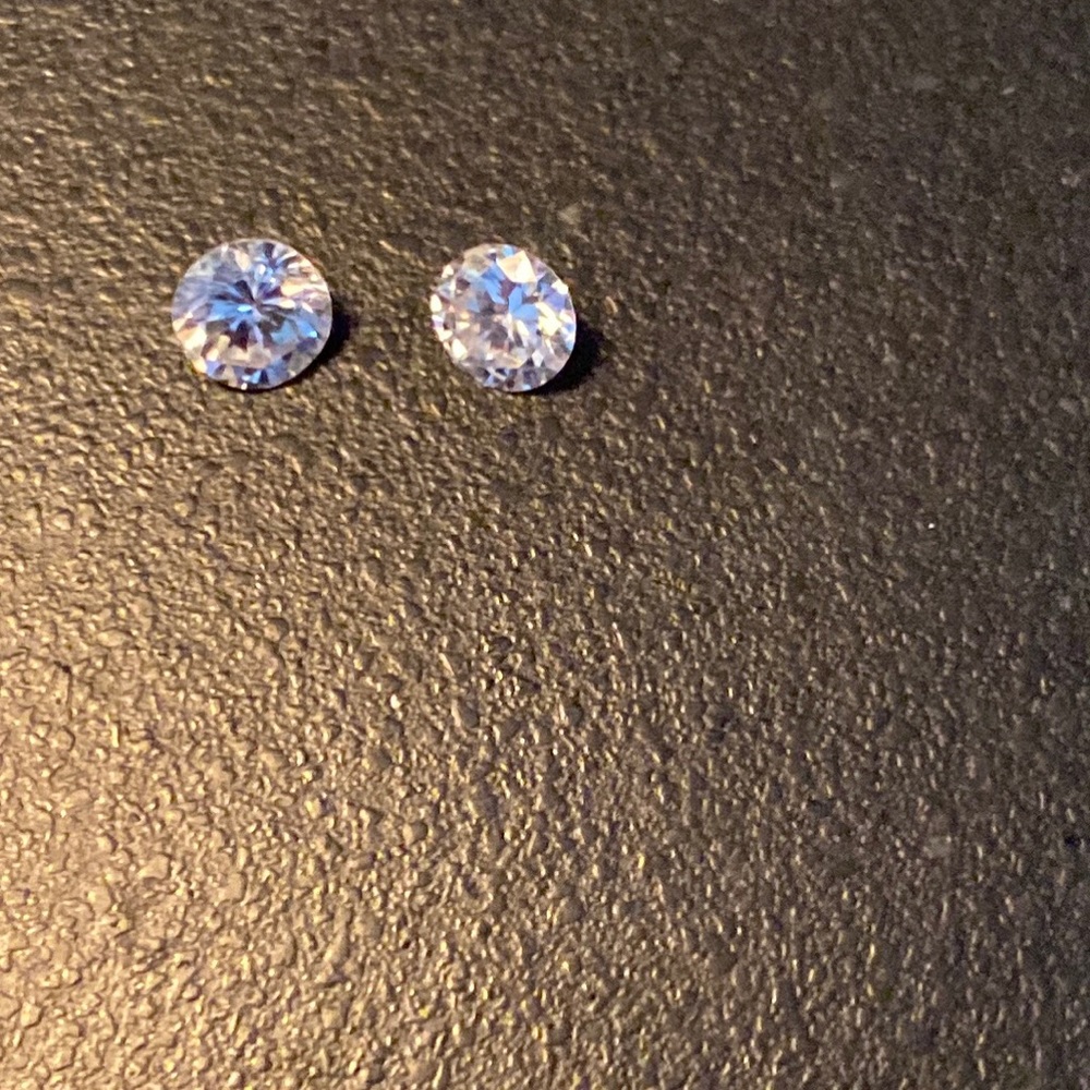 2 round cut 0,20 each loose white diamonds